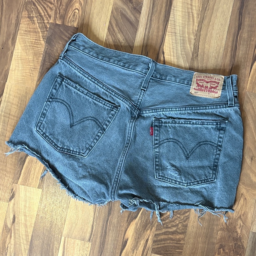 Women’s Grey Levi Shorts, Size 30